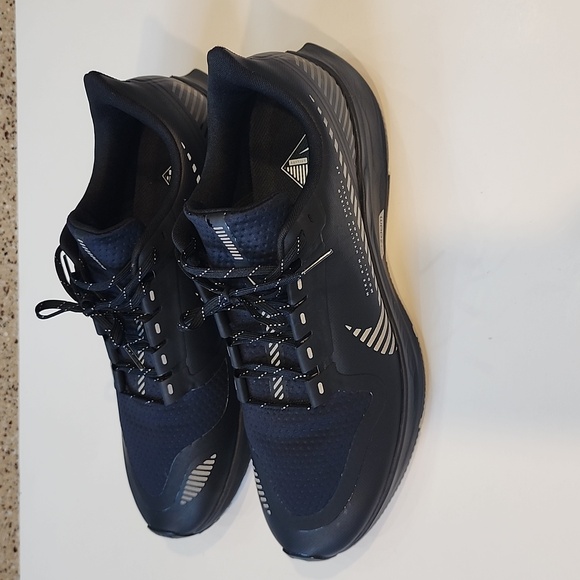 NIKE AIR ZOOM PEGASUS 36 SHIELD AQ8006 001 - Picture 2 of 10